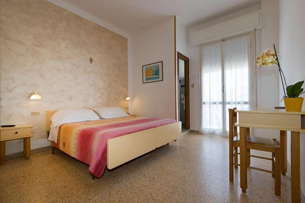 Hotel Cosmos Rimini Eksteriør billede