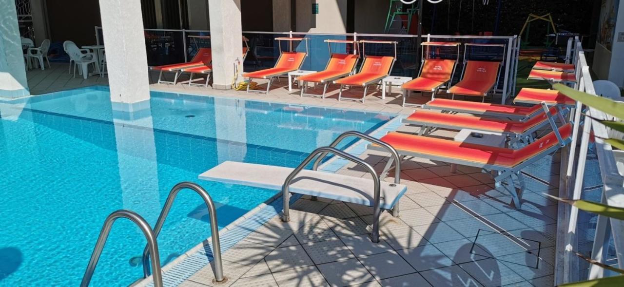 Hotel Cosmos Rimini Eksteriør billede