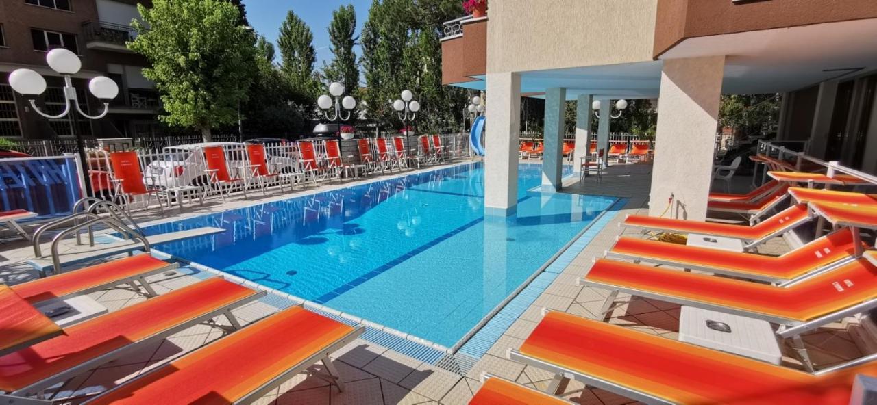 Hotel Cosmos Rimini Eksteriør billede