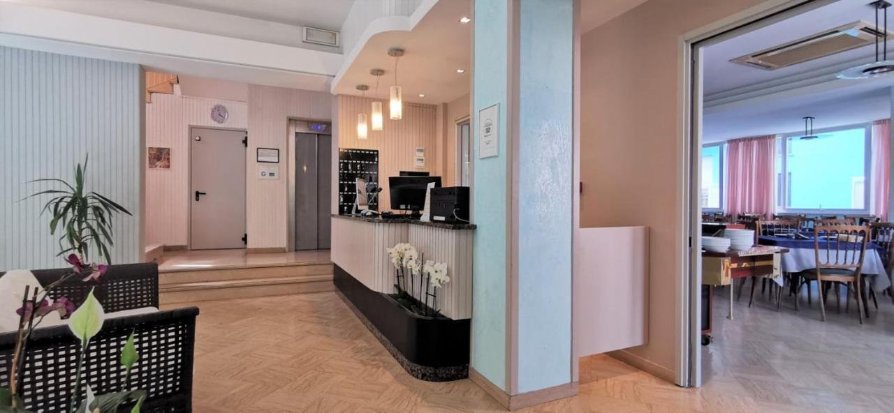Hotel Cosmos Rimini Eksteriør billede